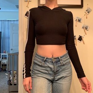 Fashionova black crop hoodie